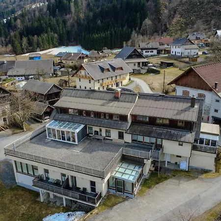 Salburg Apartman *